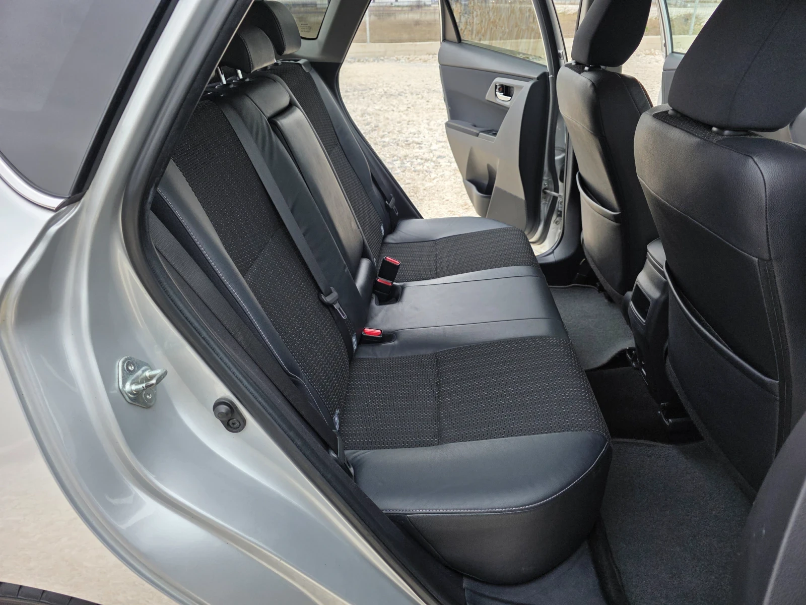 Toyota Auris 2.0 D4D KeyLess Go Navi Камера Кожа, снимка 9 - Автомобили и джипове - 53978822