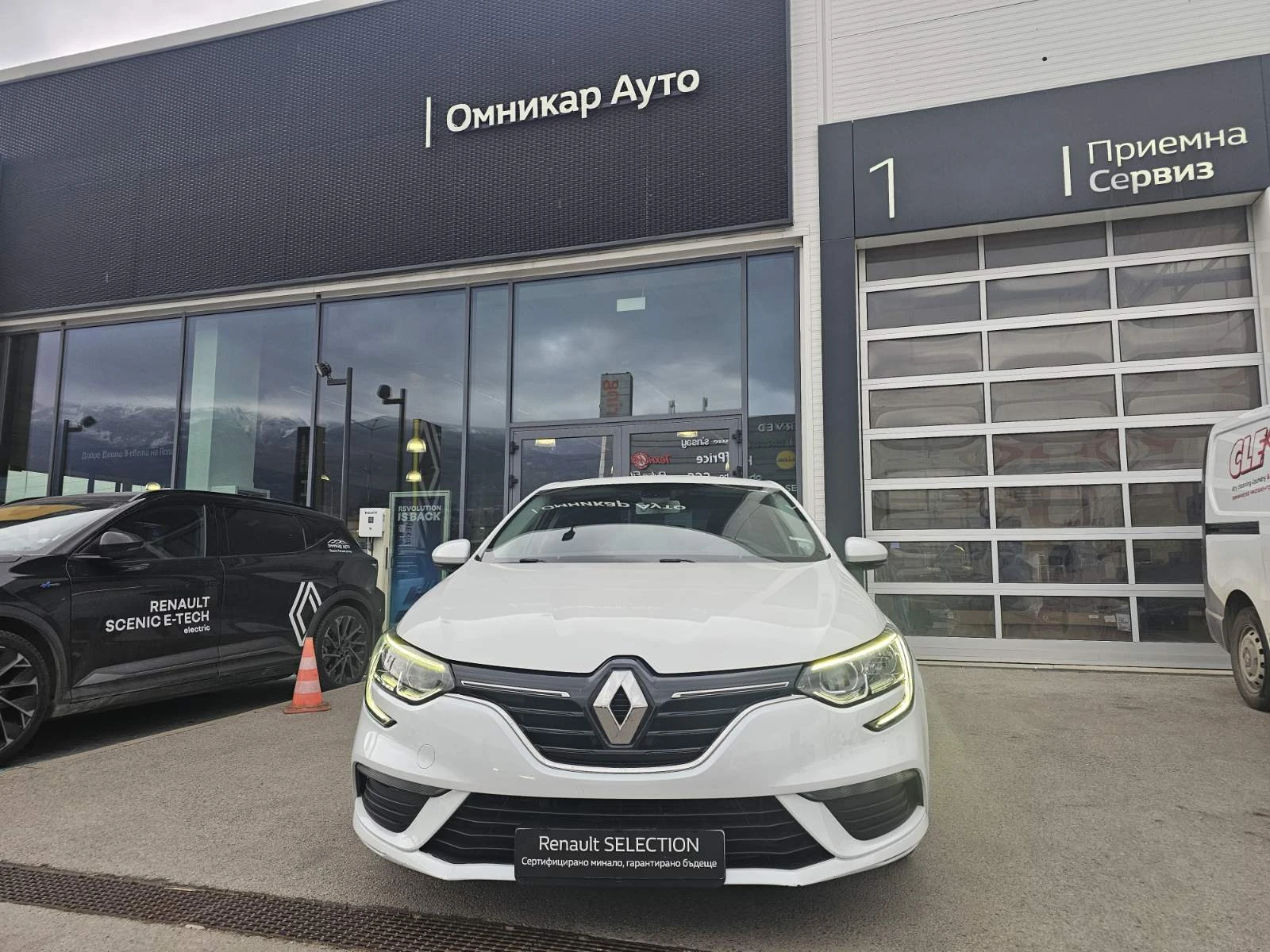 Renault Megane 1.3 TCe 115, снимка 3 - Автомобили и джипове - 53986428