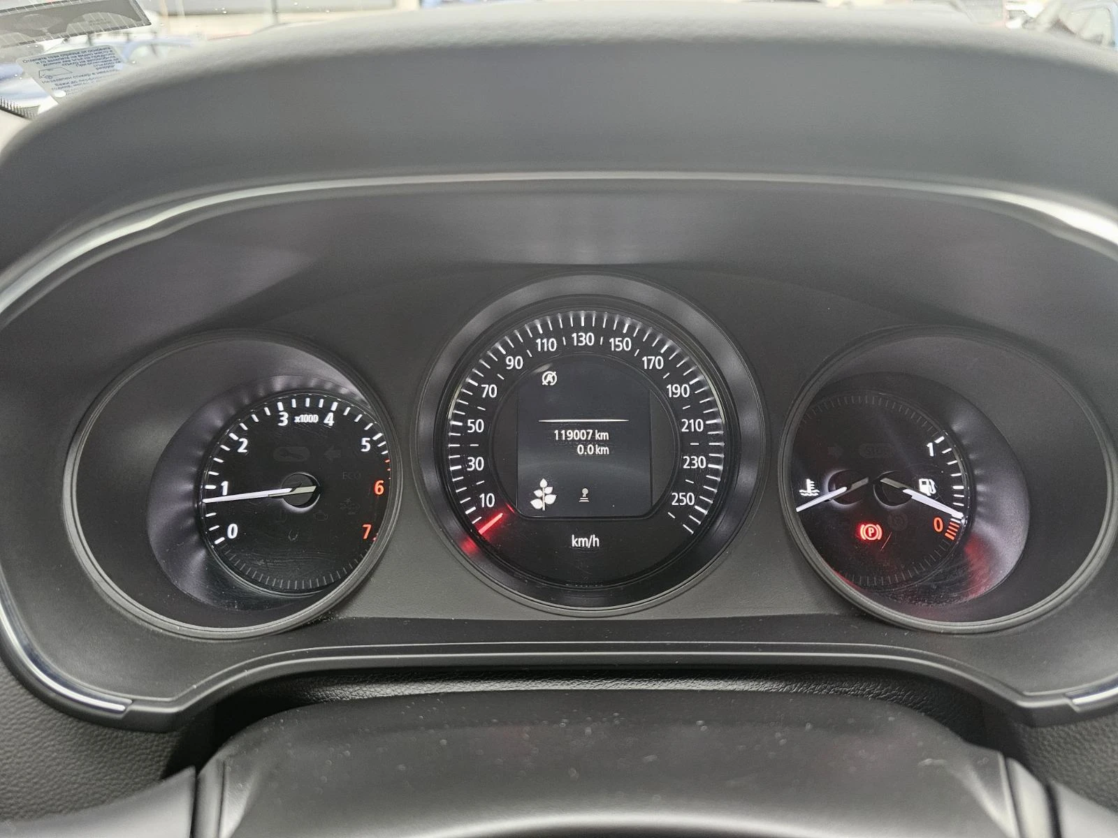 Renault Megane 1.3 TCe 115, снимка 8 - Автомобили и джипове - 53986428