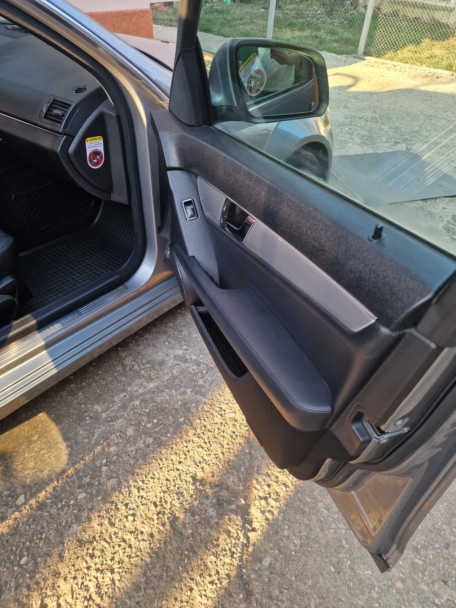 Mercedes-Benz C 320, снимка 7 - Автомобили и джипове - 54083427