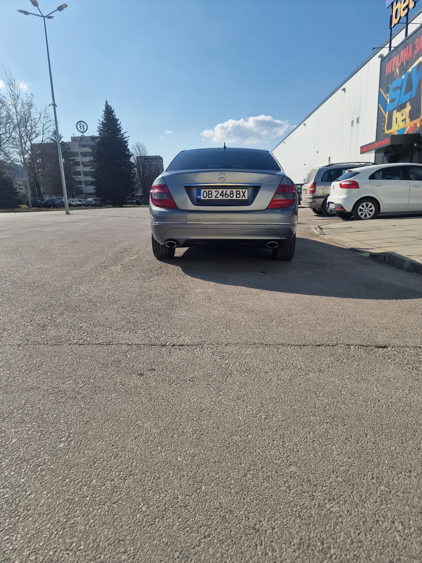 Mercedes-Benz C 320, снимка 3 - Автомобили и джипове - 54083427
