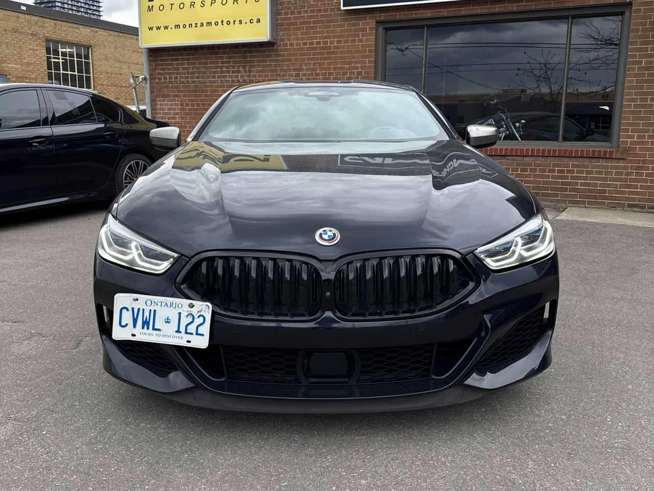 BMW 850 xDrive/Fully Loaded/ОБДУХВАНЕ/HARMAN KARDON , снимка 2 - Автомобили и джипове - 54393563