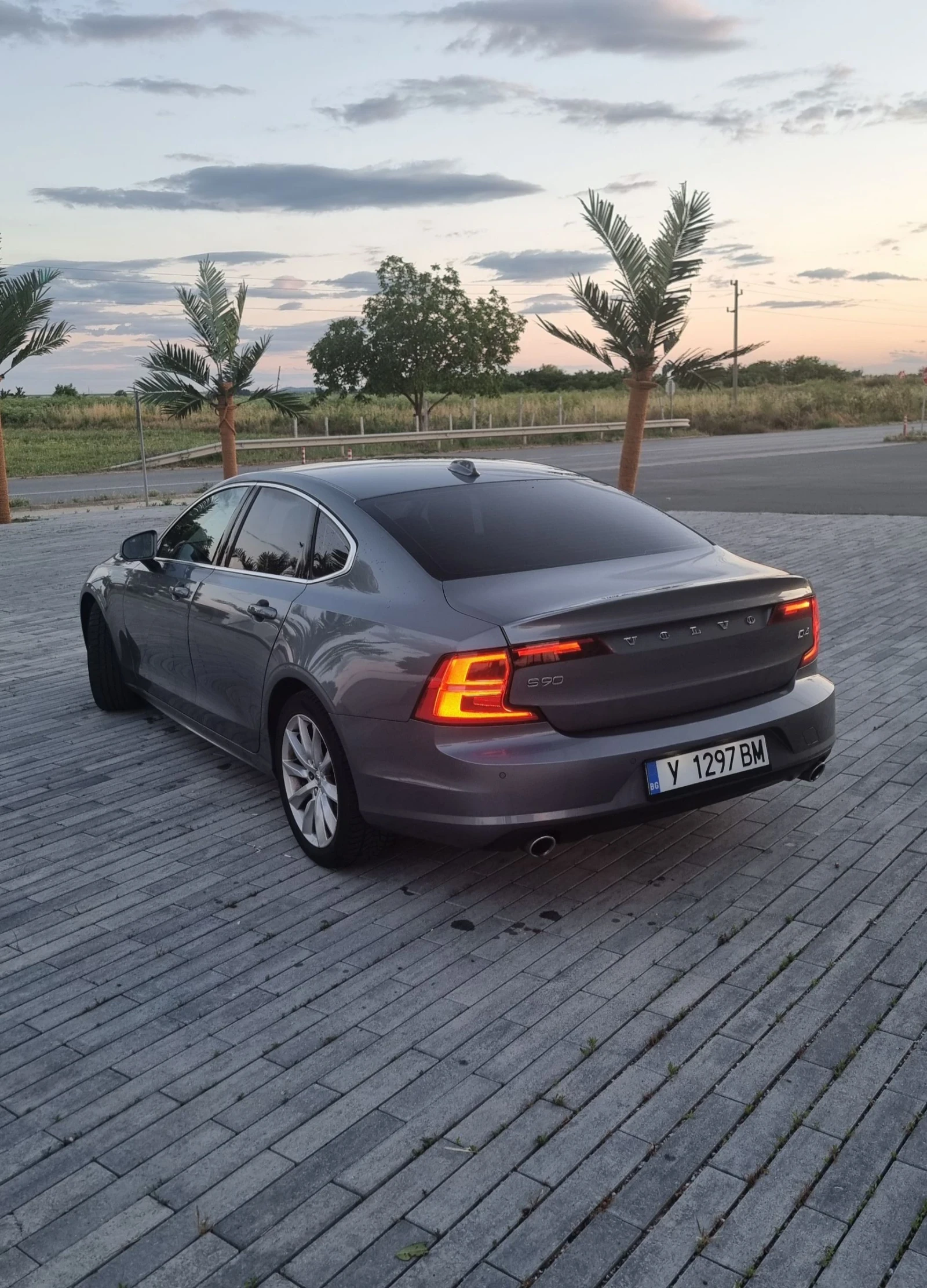 Volvo S90 D4 190hp 2.0d / Geartronic/Отлично състояние, снимка 5 - Автомобили и джипове - 54477360