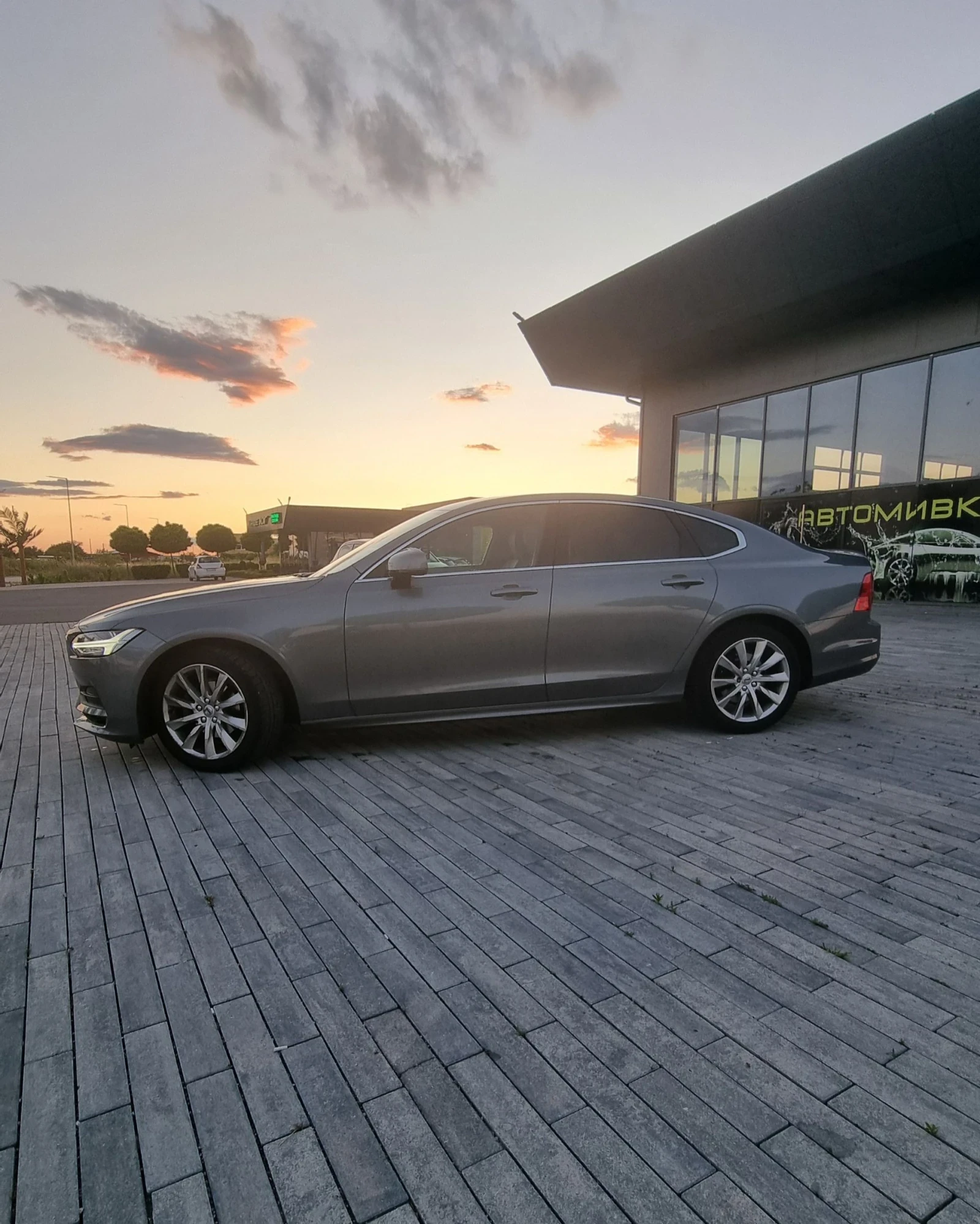 Volvo S90 D4 190hp 2.0d / Geartronic/Отлично състояние, снимка 4 - Автомобили и джипове - 54477360
