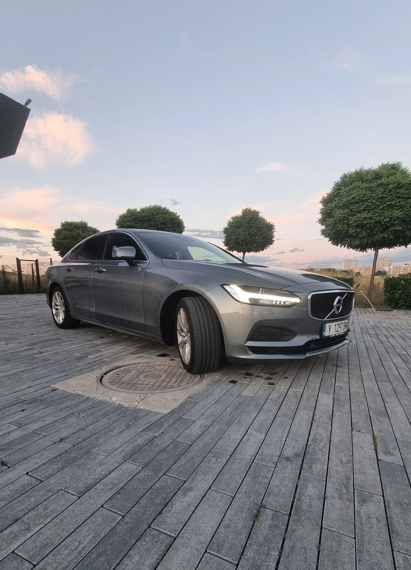 Volvo S90 D4 190hp 2.0d / Geartronic/Отлично състояние, снимка 3 - Автомобили и джипове - 54477360