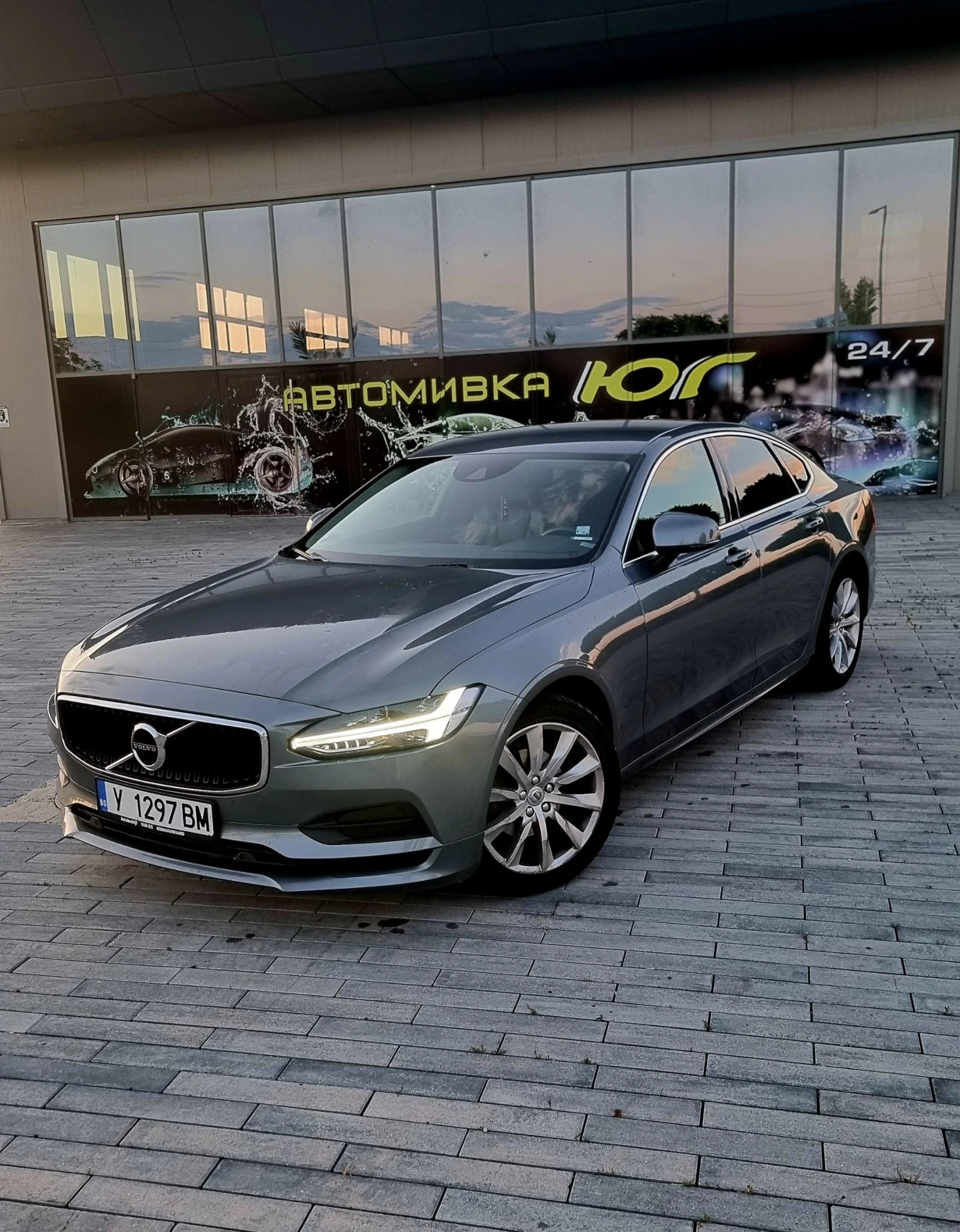 Volvo S90 D4 190hp 2.0d / Geartronic/Отлично състояние, снимка 2 - Автомобили и джипове - 54477360