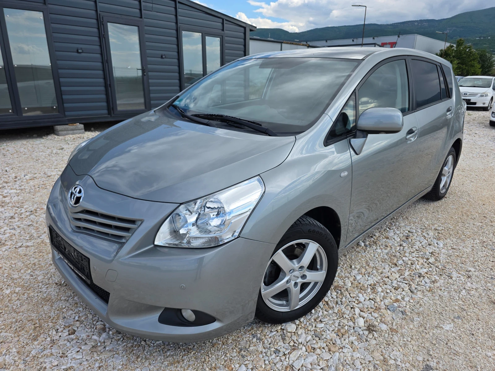 Toyota Verso 1.8 VVTI 7-места Панорама Навигация