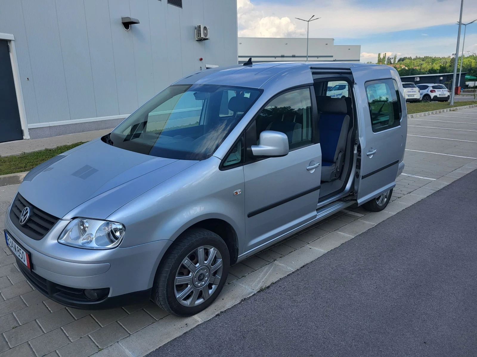 VW Caddy 2.0i /metan/maxi, снимка 4 - Автомобили и джипове - 54985549