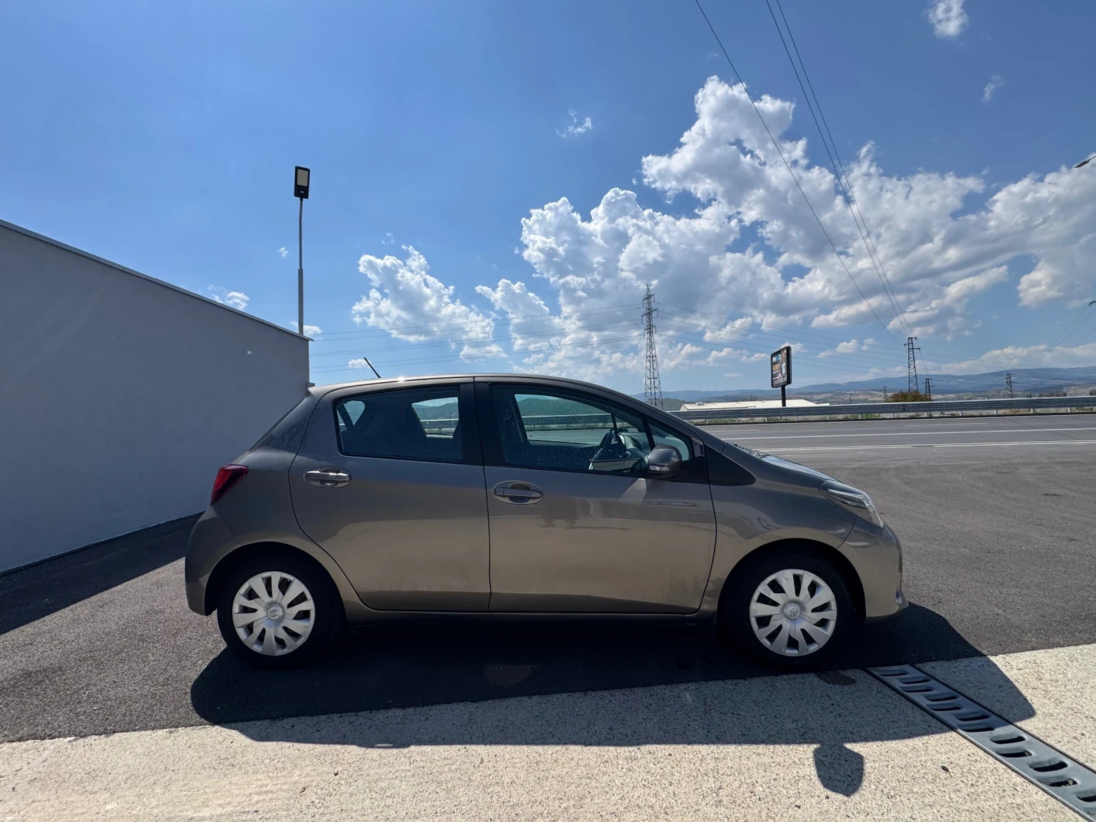 Toyota Yaris 1.4D4d евро6 навигация Камера, снимка 4 - Автомобили и джипове - 55800939