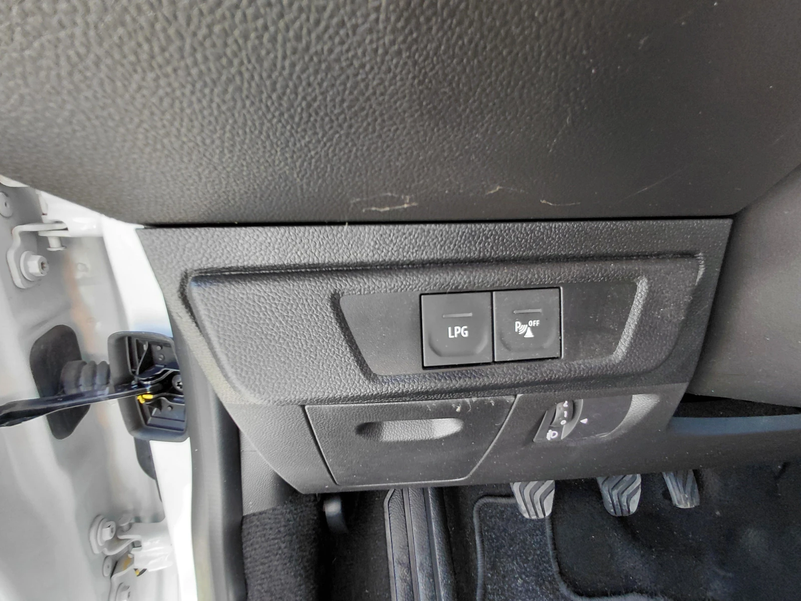 Dacia Sandero Expression / 100к.с/Газ/Бензин, снимка 13 - Автомобили и джипове - 56125703