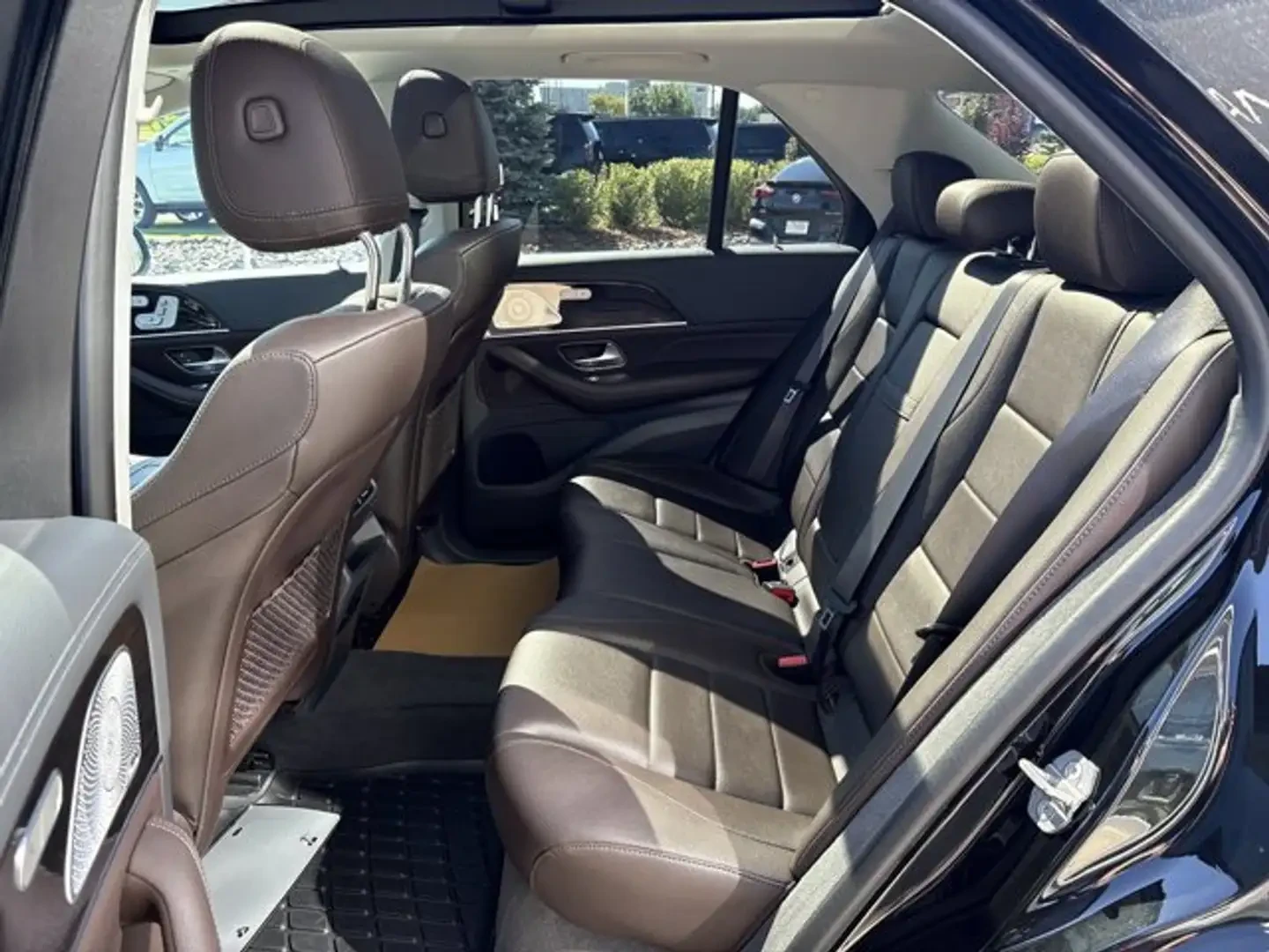 Mercedes-Benz GLE 450 AMG PKG/BURMESTER/PANO/, снимка 15 - Автомобили и джипове - 56253376