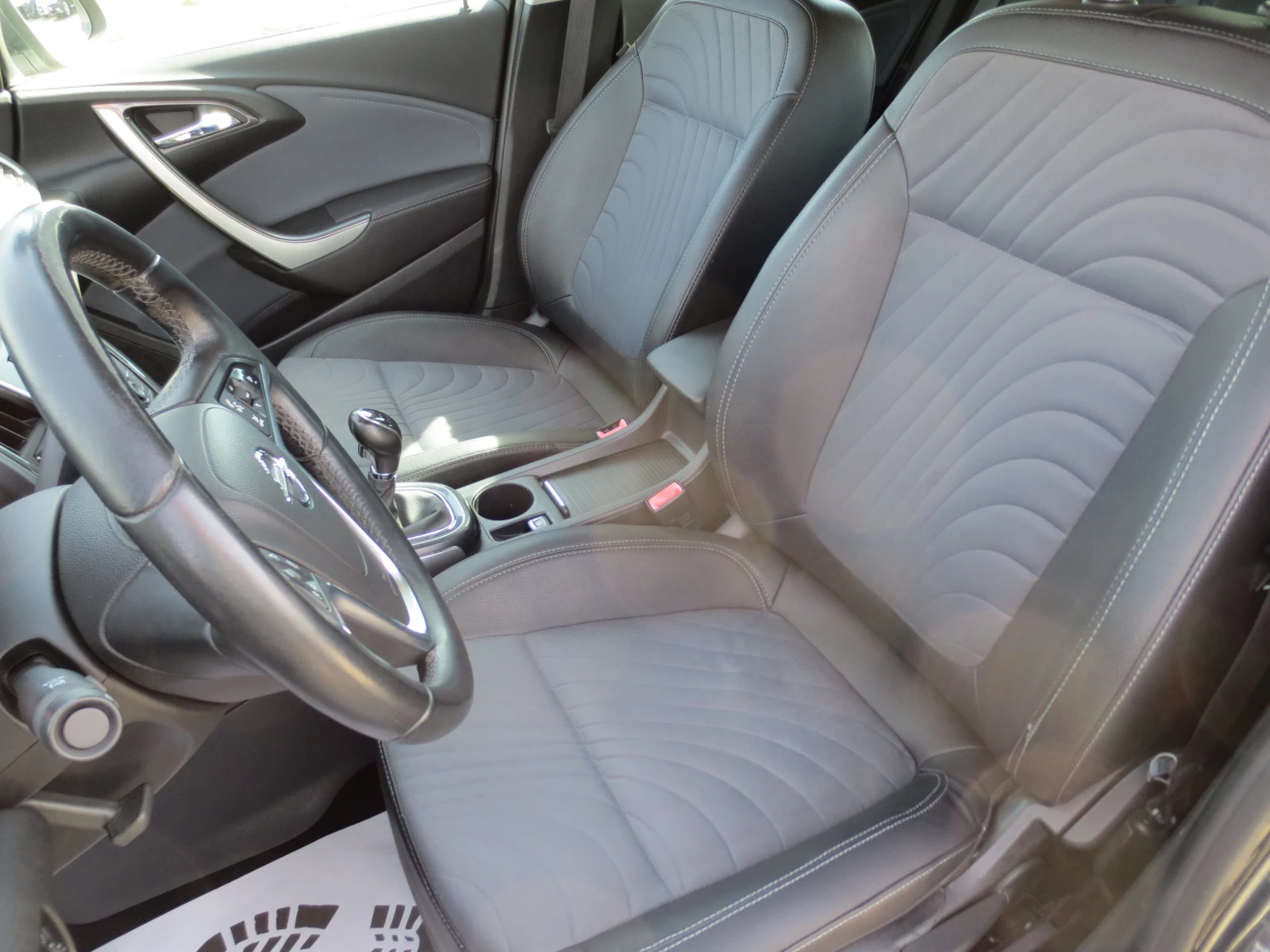 Opel Astra 1.7 CDTI , снимка 10 - Автомобили и джипове - 56431320