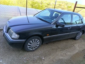 Mercedes-Benz 250, снимка 2