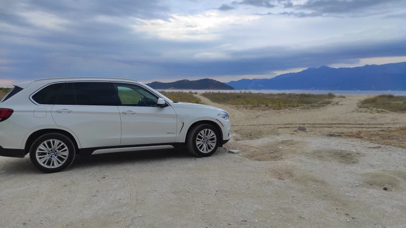 BMW X5 40e Radar/LED/Head-Up/360-Cam, снимка 6 - Автомобили и джипове - 53033873