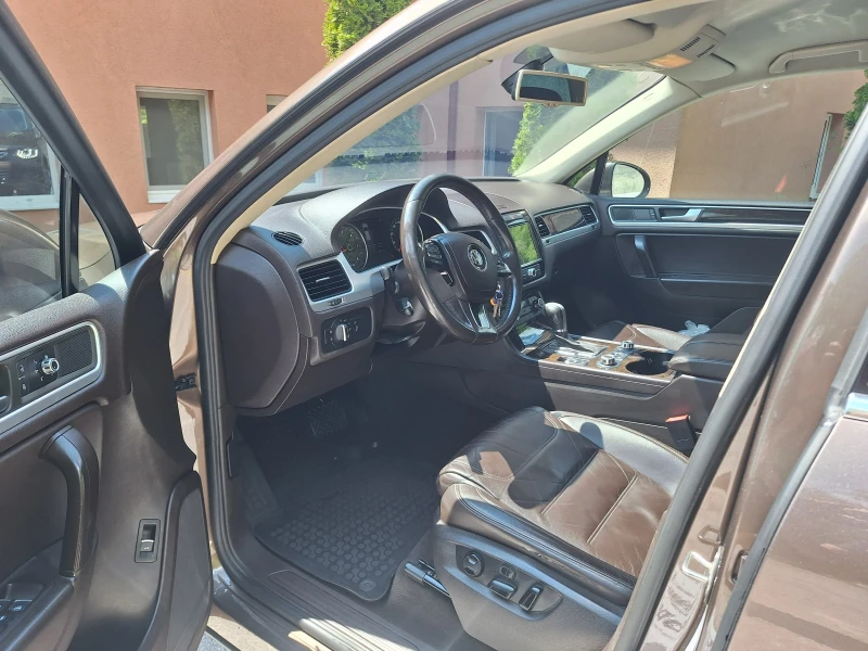 VW Touareg V6 3.0, снимка 6 - Автомобили и джипове - 51447540