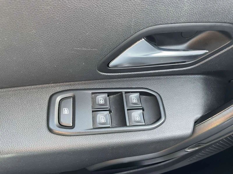 Dacia Duster Comfort 4х4 N1, снимка 12 - Автомобили и джипове - 52442701