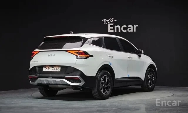 Kia Sportage 1.6 Turbo 2WD Trendy | Адаптивен круиз | Камера | , снимка 2 - Автомобили и джипове - 55629282