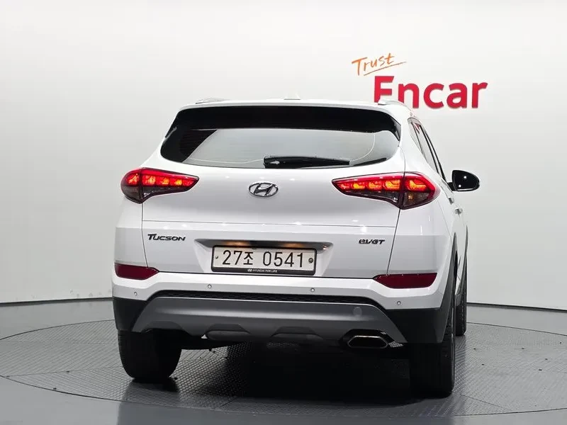 Hyundai Tucson 1.7 2WD MODERN, снимка 4 - Автомобили и джипове - 55796702