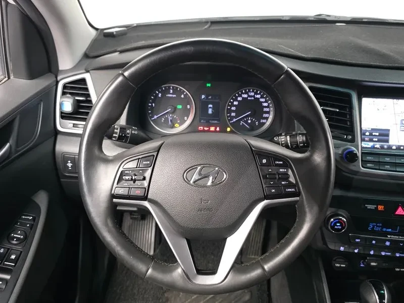 Hyundai Tucson 1.7 2WD MODERN, снимка 13 - Автомобили и джипове - 55796702