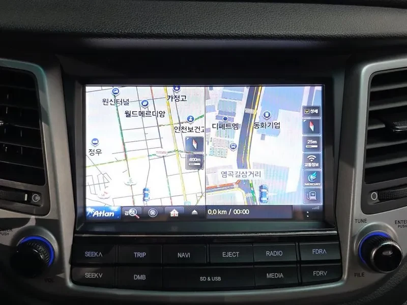 Hyundai Tucson 1.7 2WD MODERN, снимка 14 - Автомобили и джипове - 55796702