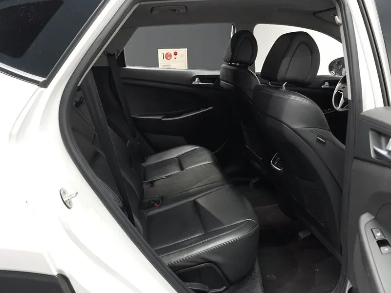 Hyundai Tucson 1.7 2WD MODERN, снимка 12 - Автомобили и джипове - 55796702