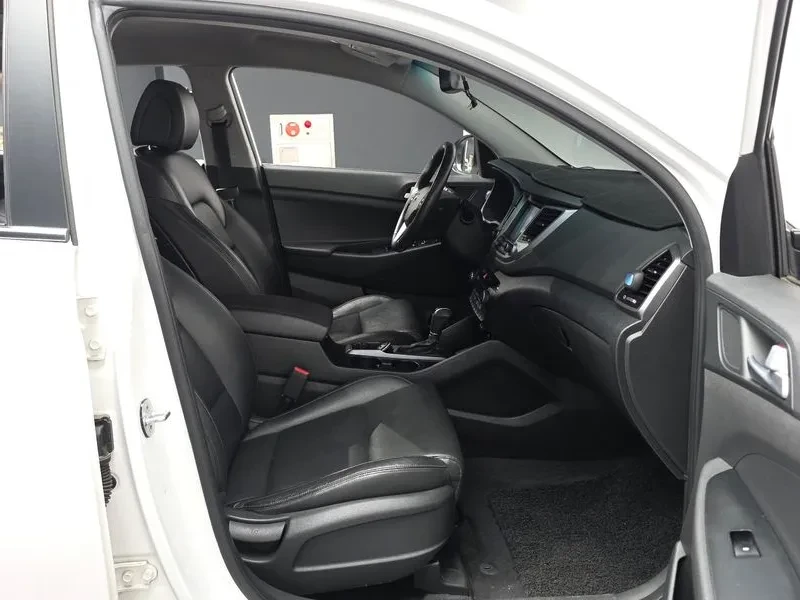 Hyundai Tucson 1.7 2WD MODERN, снимка 11 - Автомобили и джипове - 55796702
