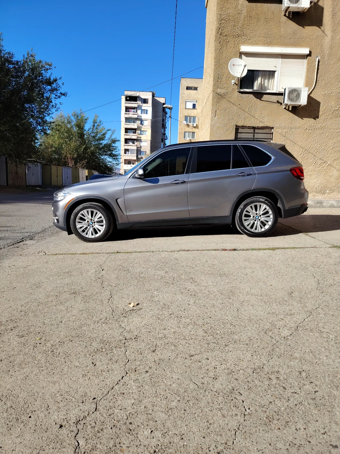 BMW X5 X DRIVE 50I - изображение 4