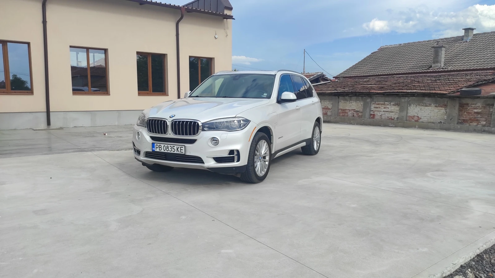 BMW X5 40e НОВА БАТЕРИЯ!!! Radar/LED/Head-Up/360-Cam - изображение 2