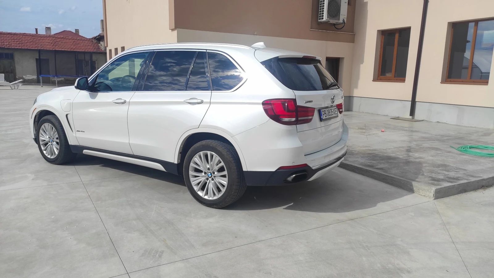 BMW X5 40e НОВА БАТЕРИЯ!!! Radar/LED/Head-Up/360-Cam - изображение 3