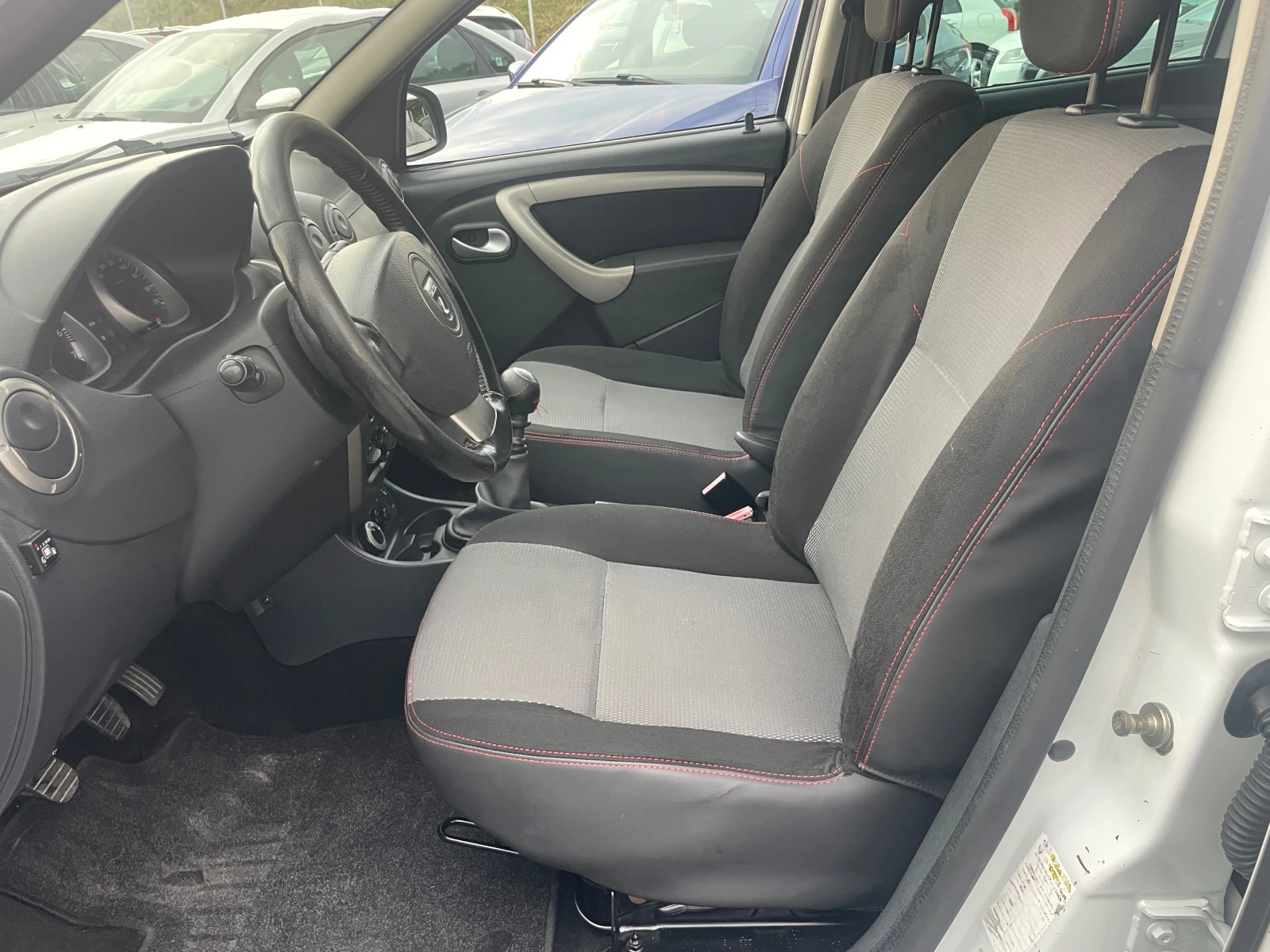 Dacia Duster 1.6 I GAZ 4×4 - изображение 9