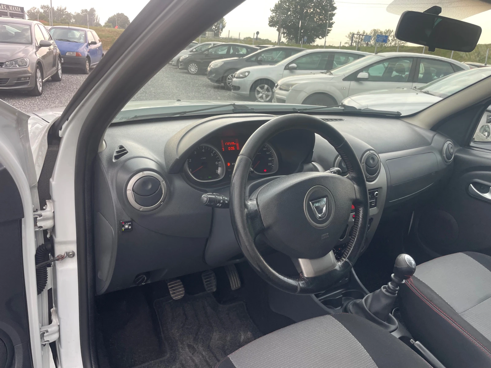 Dacia Duster 1.6 I GAZ 4×4 - изображение 10
