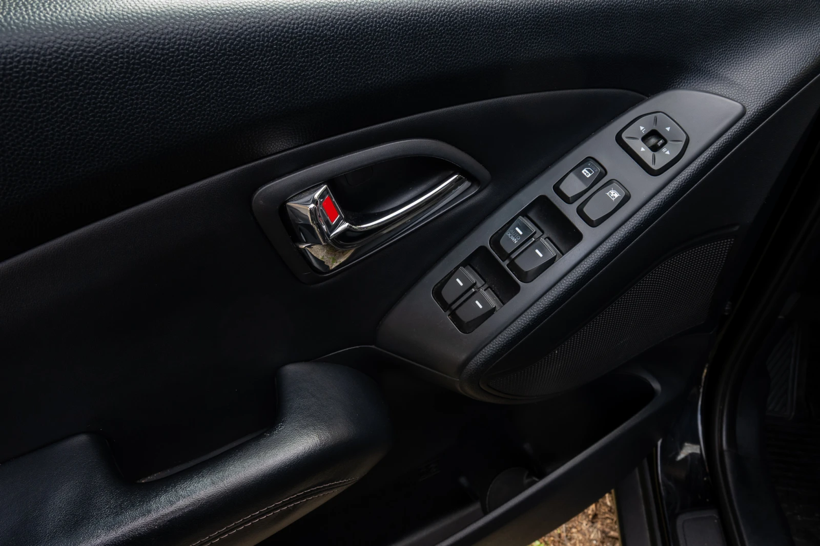 Hyundai IX35 2.0 CRDi 4x4 184 к.с., снимка 10 - Автомобили и джипове - 53932620