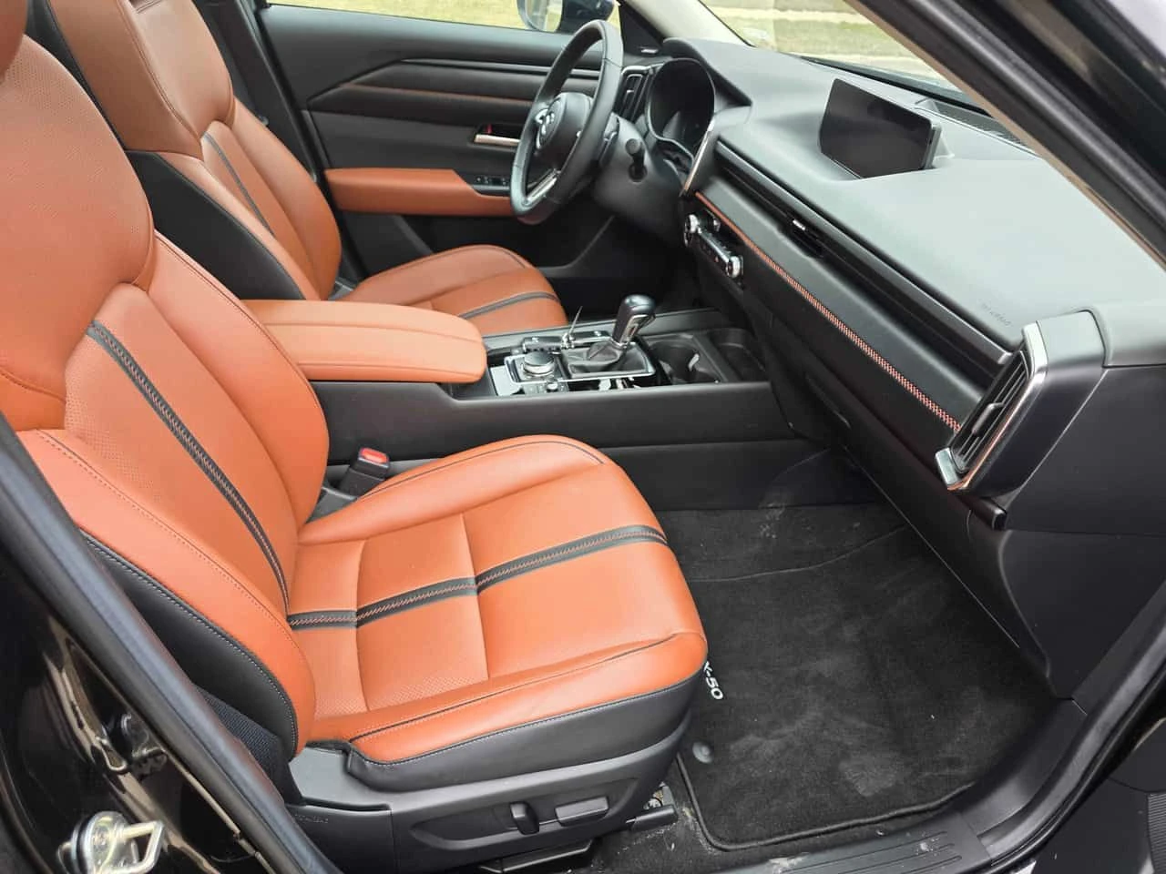 Mazda CX-50 GT w/Turbo* KEYLESS* PANORAMIC* ОБДУХВАНЕ* ПОДГРЕВ, снимка 12 - Автомобили и джипове - 53952519