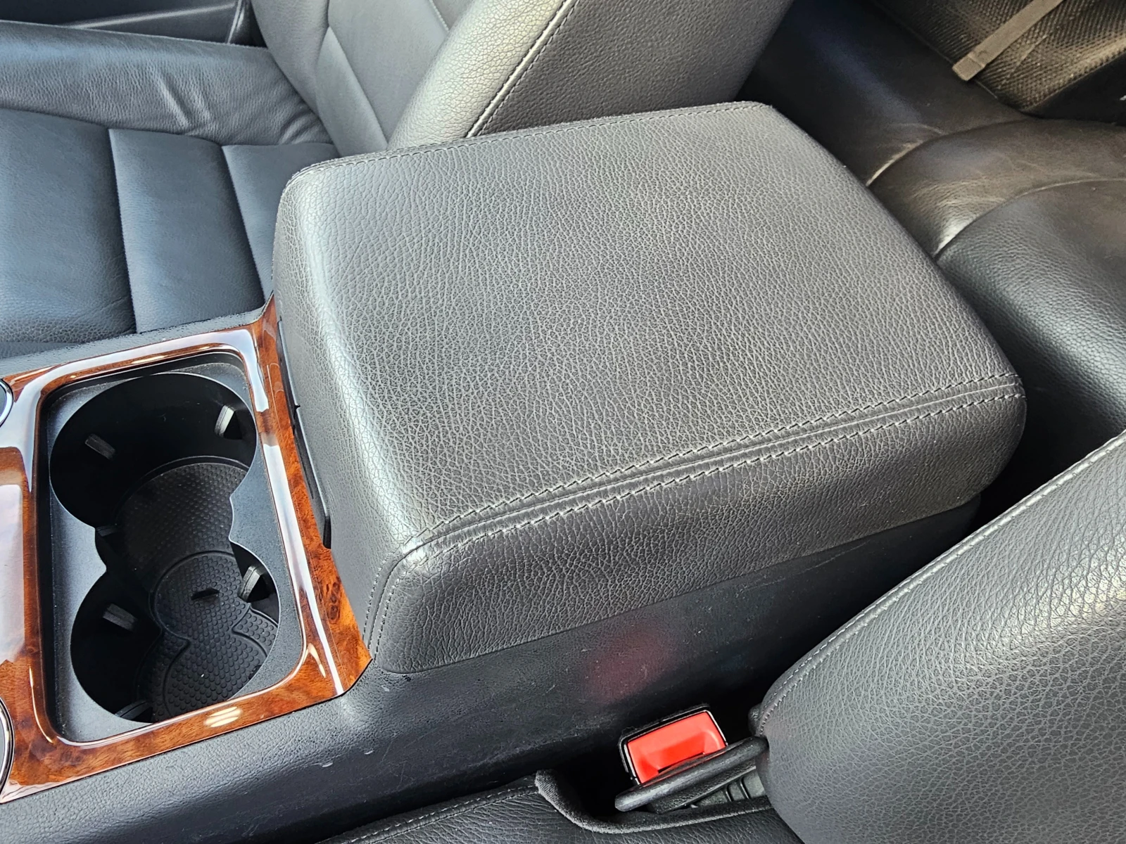 VW Touareg 3.0 TDI, снимка 10 - Автомобили и джипове - 54129815