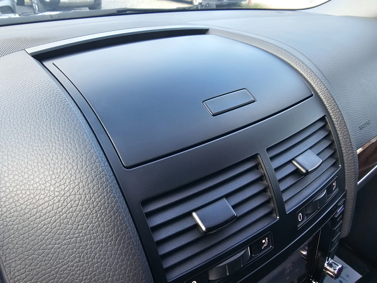 VW Touareg 3.0 TDI, снимка 16 - Автомобили и джипове - 54129815