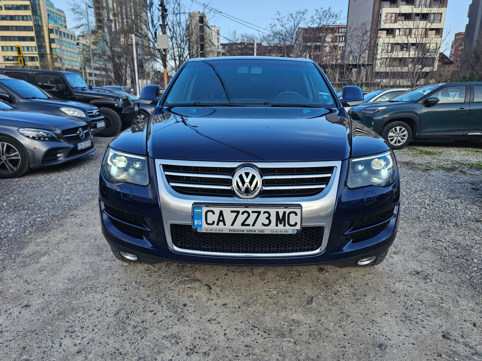 VW Touareg 3.0 TDI, снимка 2 - Автомобили и джипове - 54129815