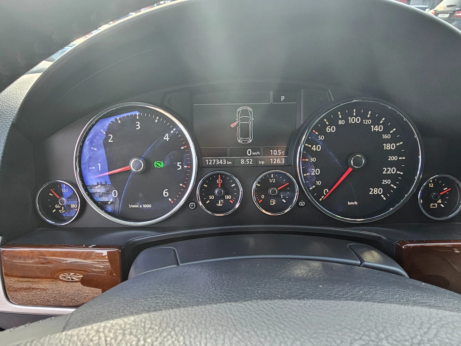 VW Touareg 3.0 TDI, снимка 11 - Автомобили и джипове - 54129815