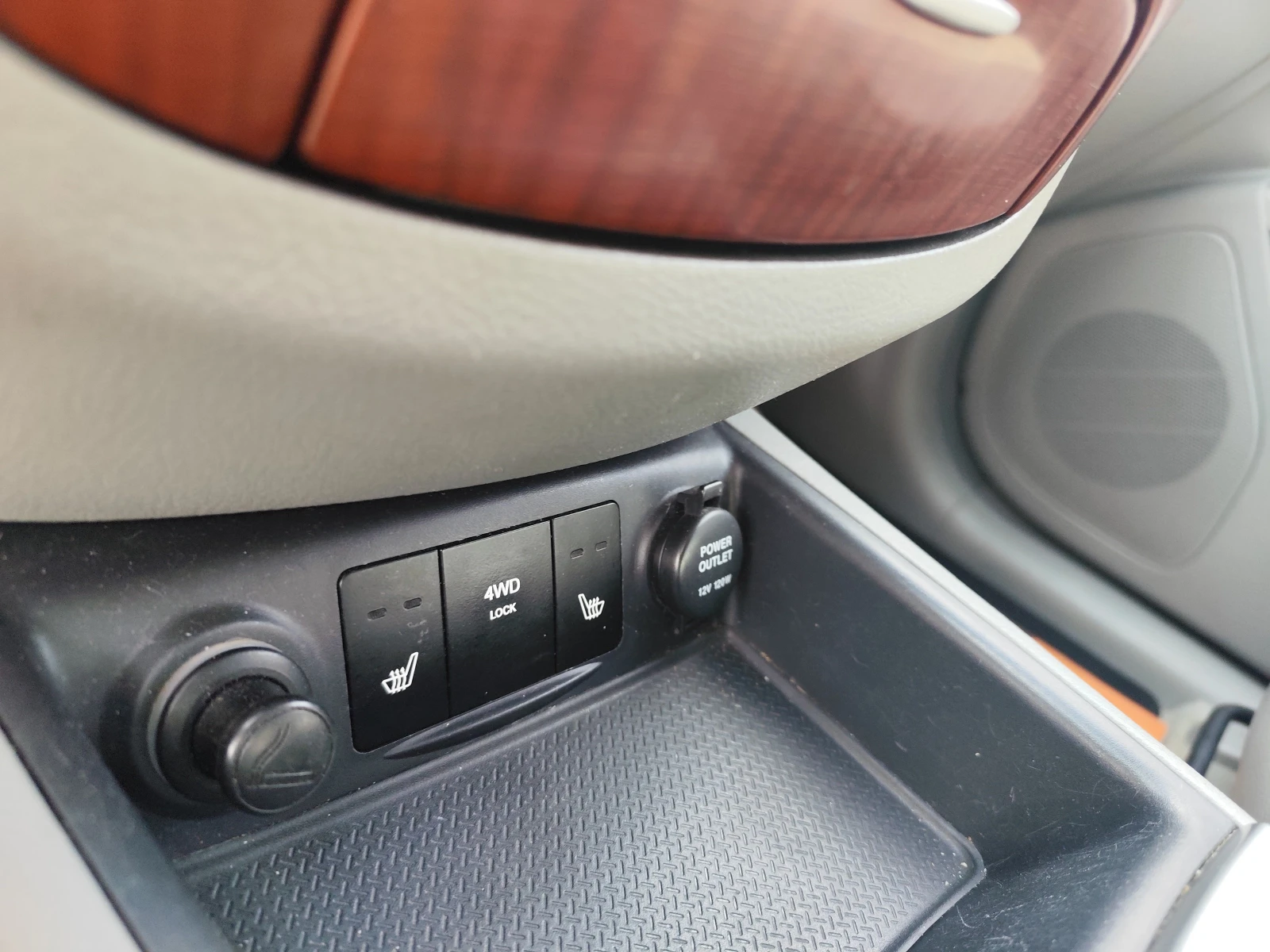 Hyundai Santa fe 2.2CRDi* 4X4* КОЖА* ПОДГРЕВ* , снимка 10 - Автомобили и джипове - 54148444