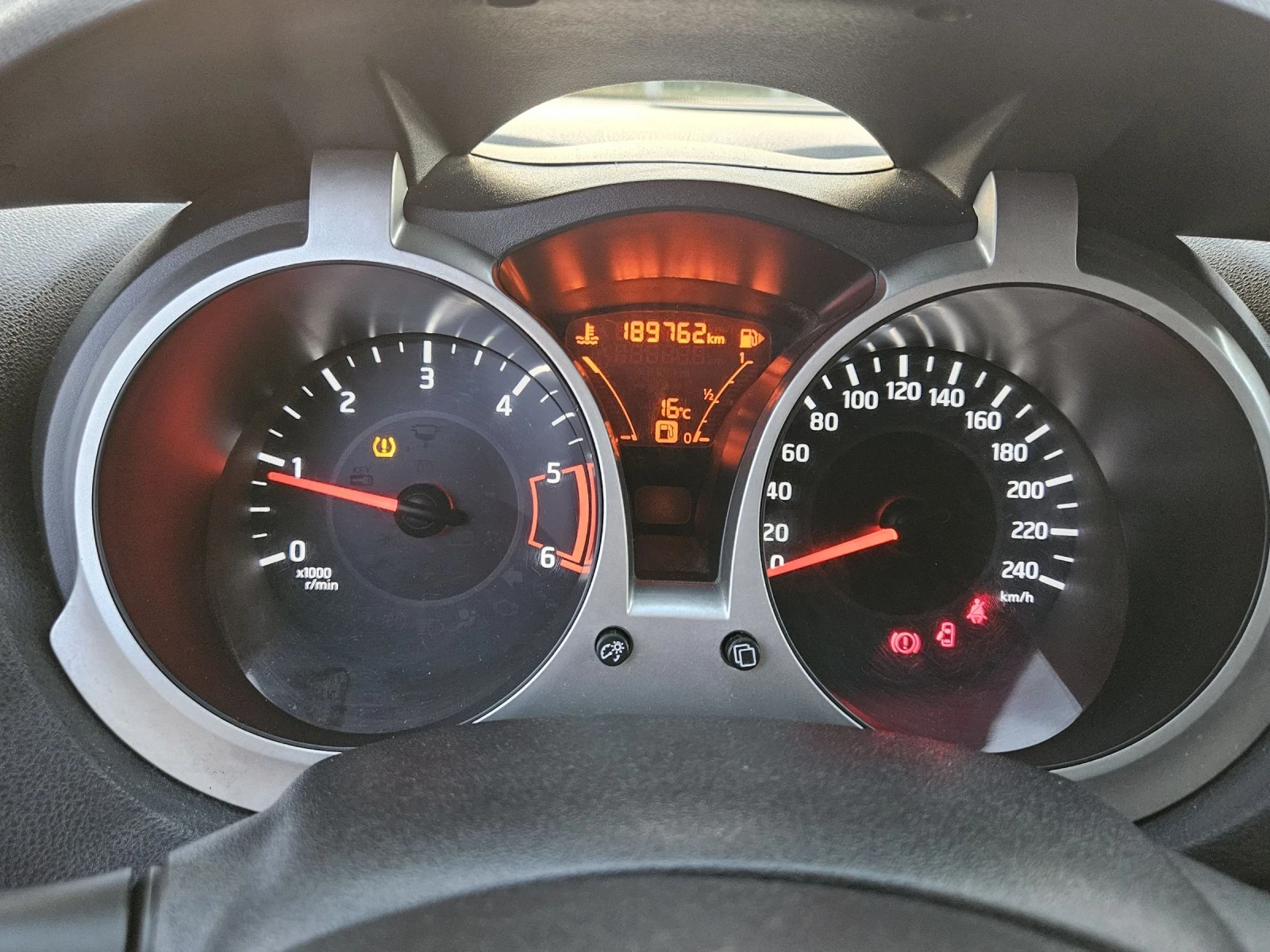 Nissan Juke 1.5 dci euro6 Navi, снимка 13 - Автомобили и джипове - 54220554