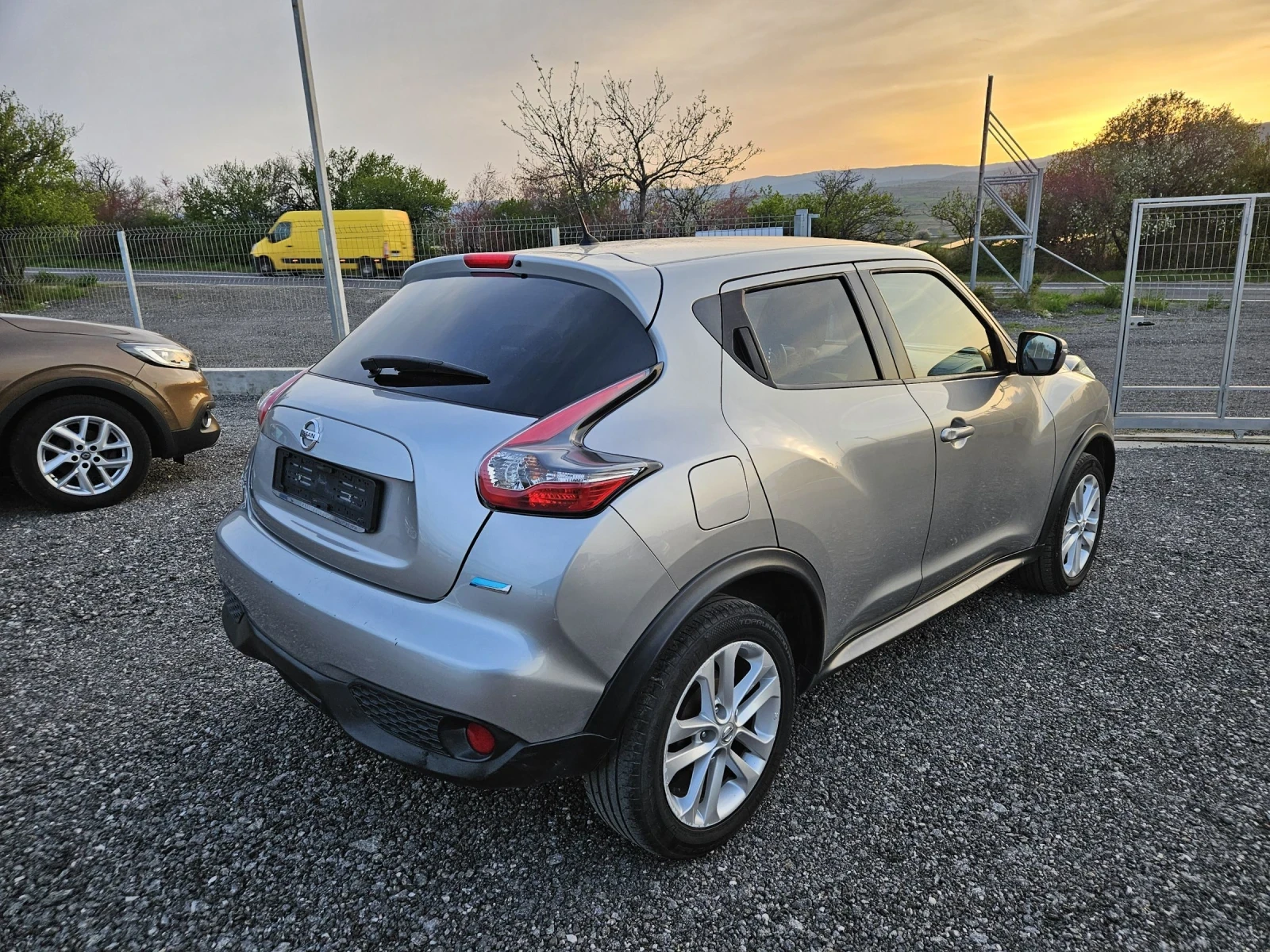 Nissan Juke 1.5 dci euro6 Navi, снимка 5 - Автомобили и джипове - 54220554