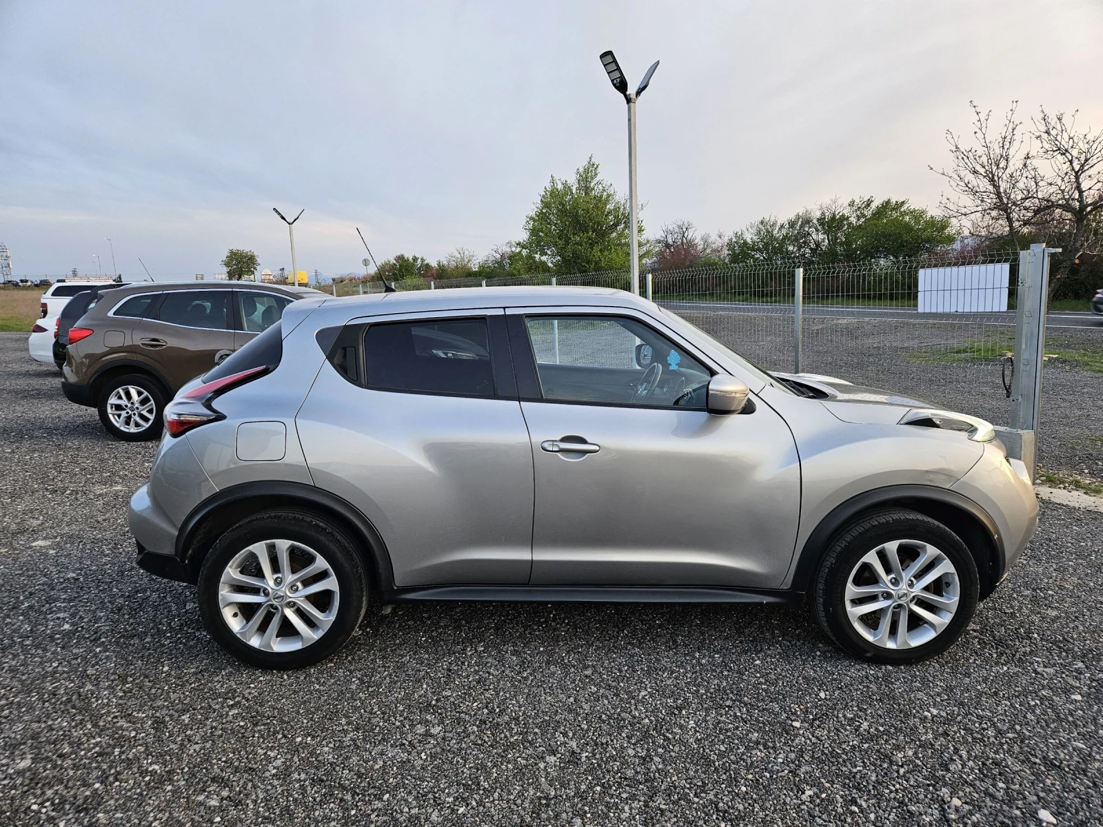 Nissan Juke 1.5 dci euro6 Navi, снимка 6 - Автомобили и джипове - 54220554