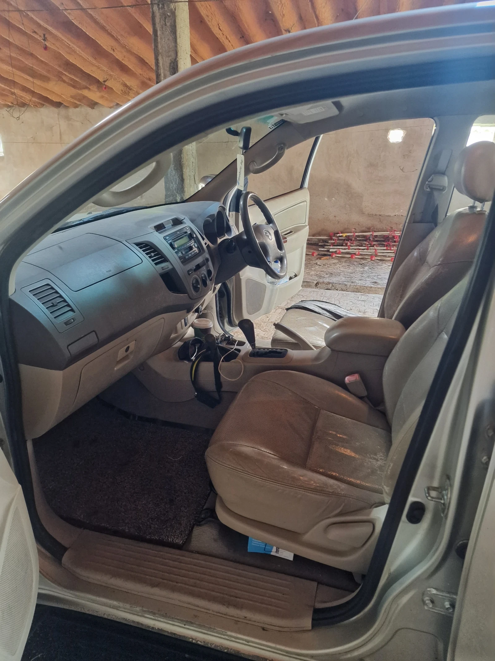 Toyota Hilux 3.0 171 2007, снимка 7 - Автомобили и джипове - 55413433