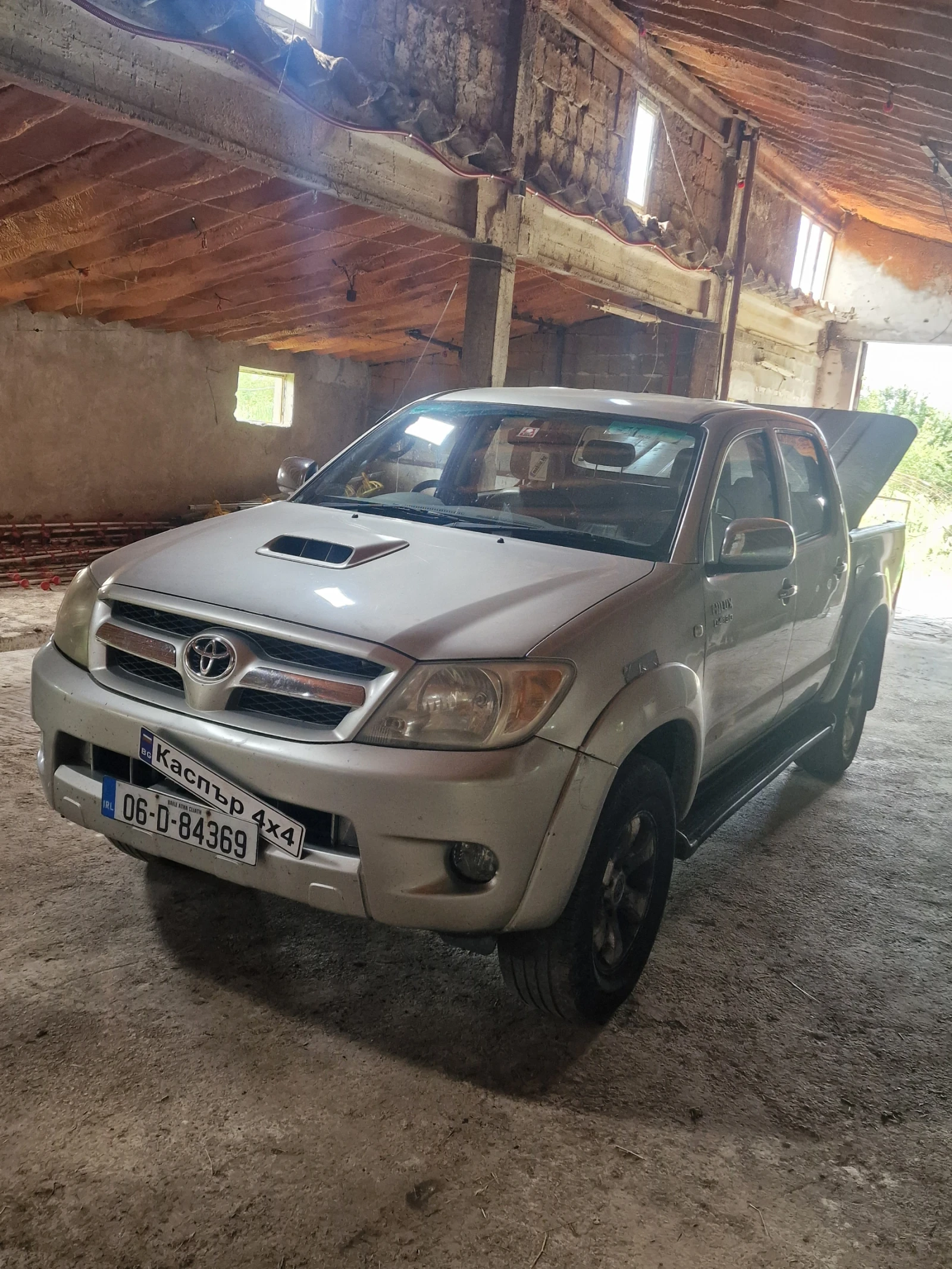 Toyota Hilux 3.0 171 2007, снимка 2 - Автомобили и джипове - 55413433