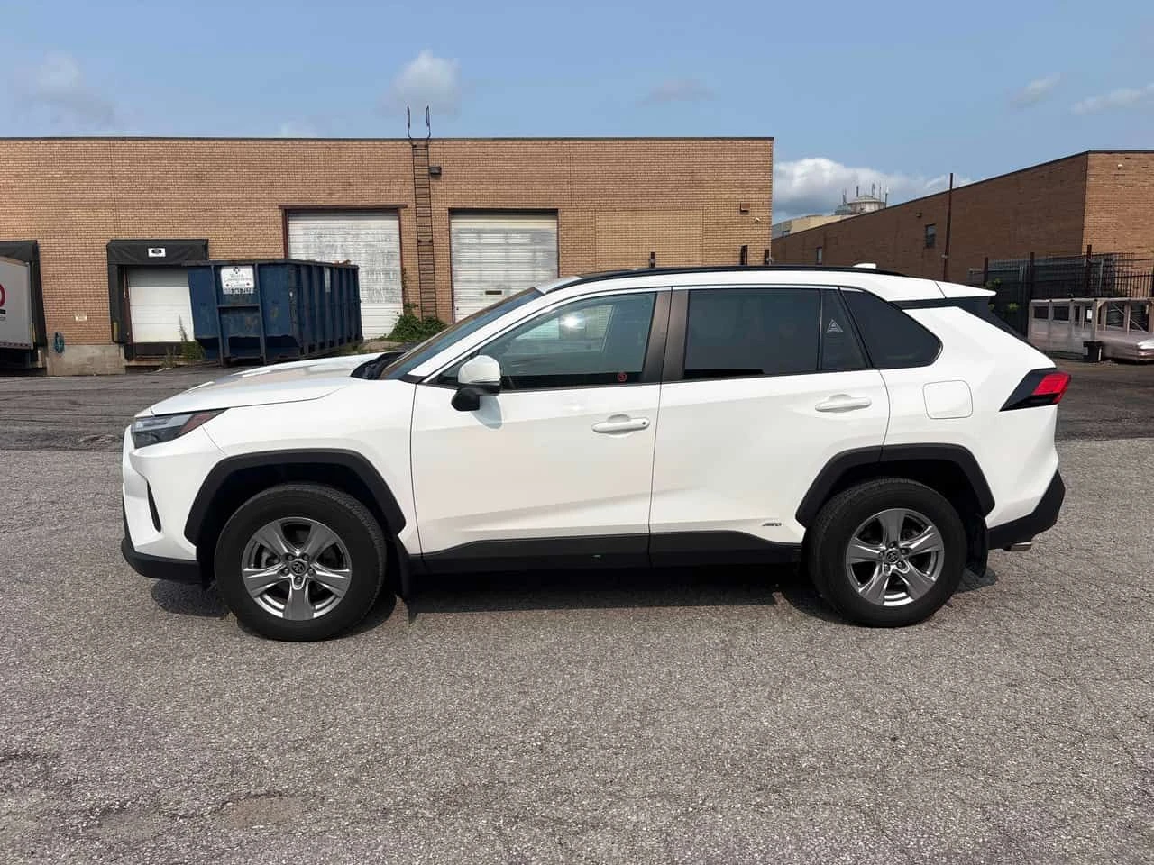 Toyota Rav4 * Hybrid XLE * CARFAX * ОПЦИЯ ЗА ФИНАНСИРАНЕ , снимка 2 - Автомобили и джипове - 55468345