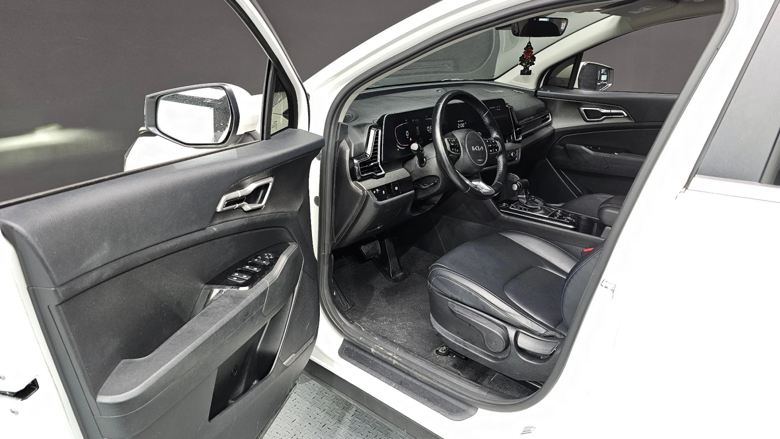 Kia Sportage 1.6 Turbo 2WD Trendy | Адаптивен круиз | Камера | , снимка 11 - Автомобили и джипове - 55629282
