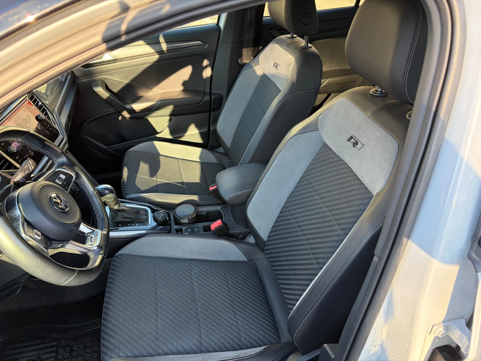 VW T-Roc 2.0 TSI 4motion, снимка 12 - Автомобили и джипове - 55732295