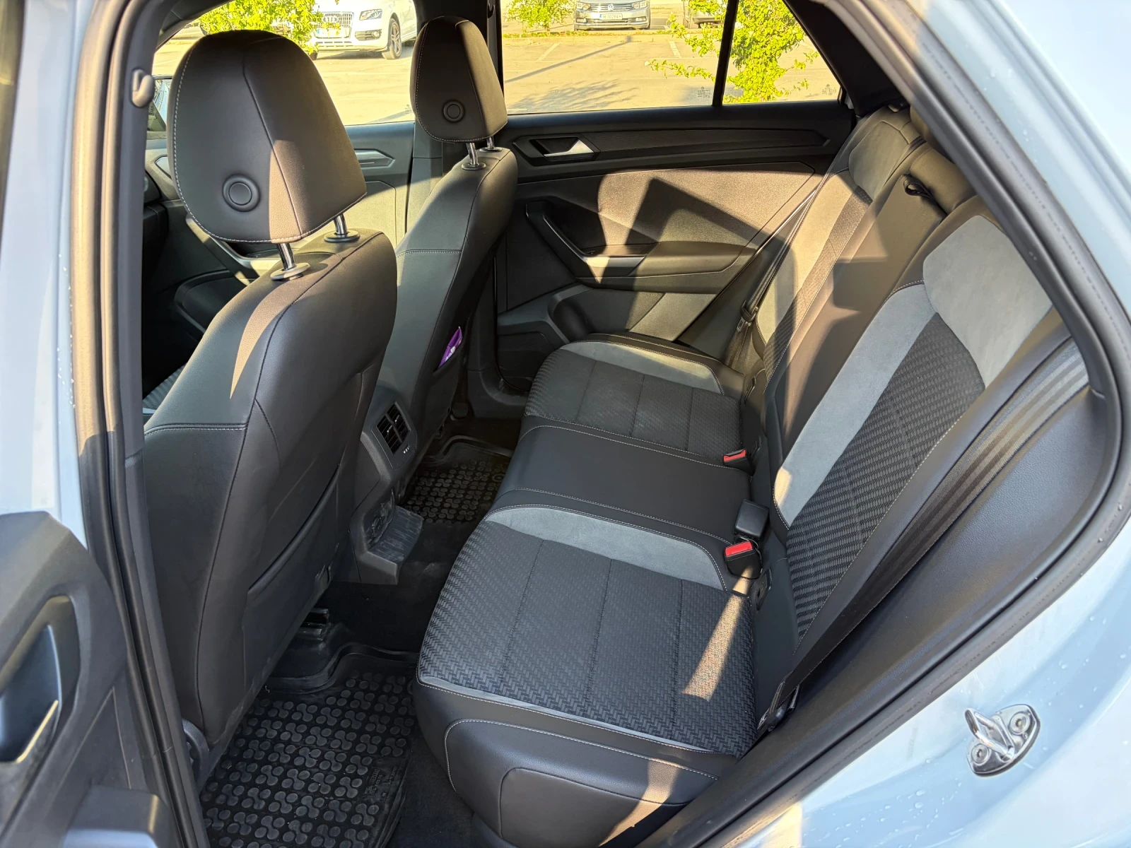 VW T-Roc 2.0 TSI 4motion, снимка 13 - Автомобили и джипове - 55732295