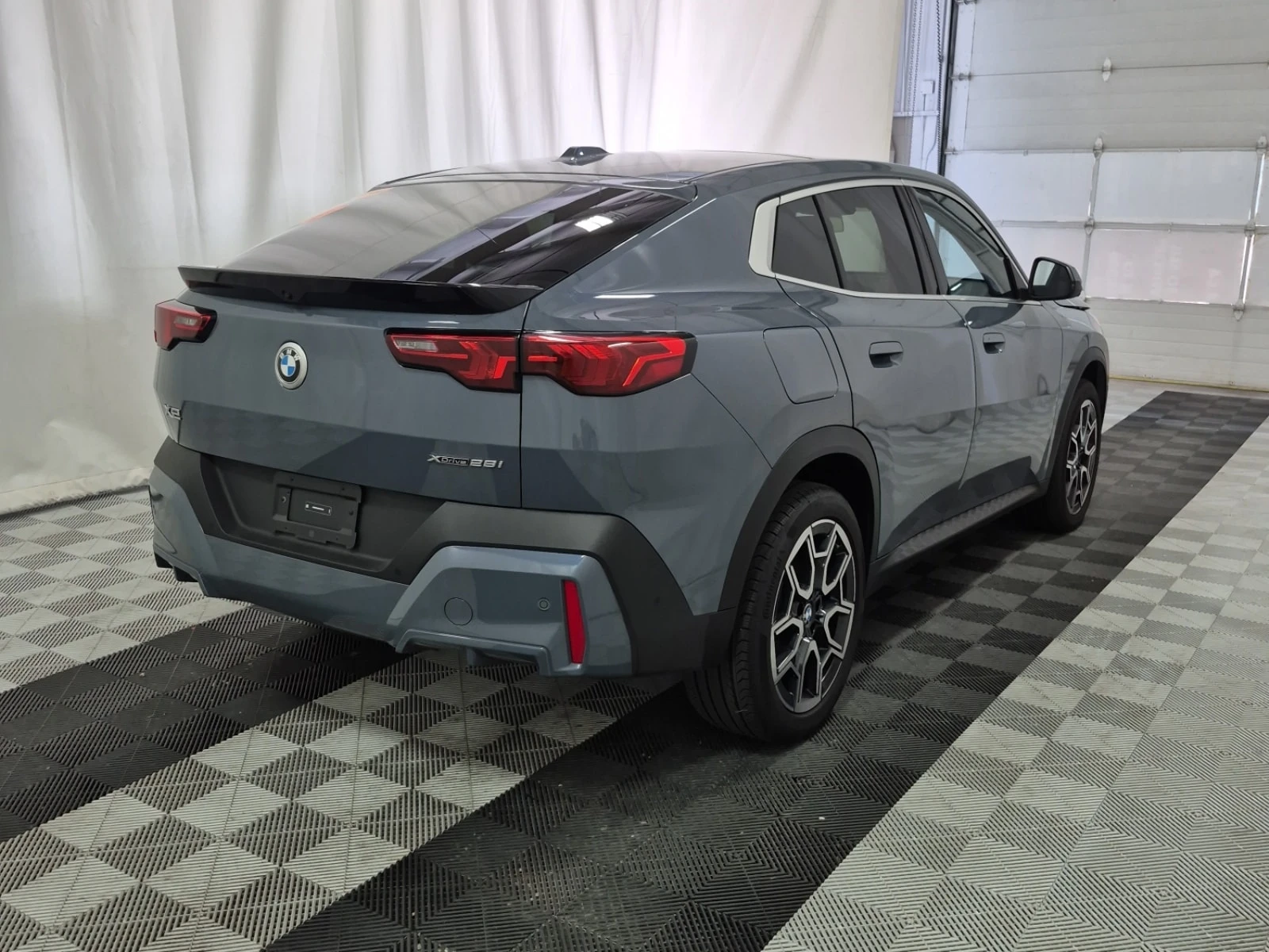 BMW X2 XDRIVE28I| BOWERS| HUD| PANO| 2 КЛЮЧА| , снимка 3 - Автомобили и джипове - 55876927