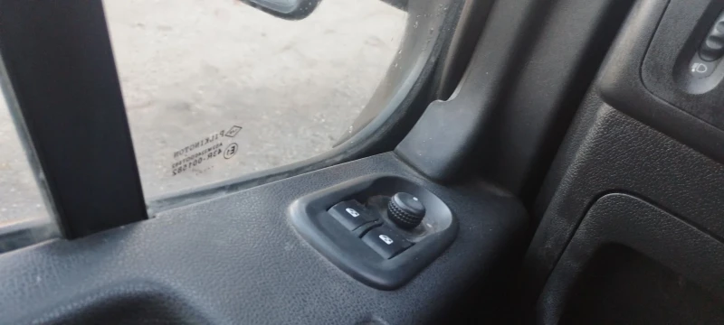 Opel Movano, снимка 11 - Бусове и автобуси - 52669184