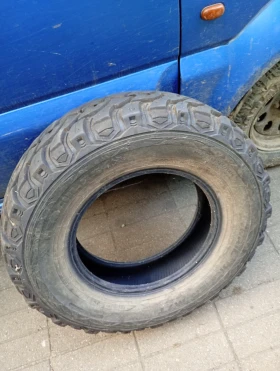 Гуми Зимни 245/75R16, снимка 2 - Гуми и джанти - 52743676